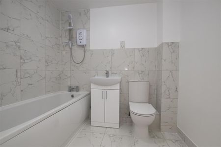 1 bedroom Apartment to let - Photo 5