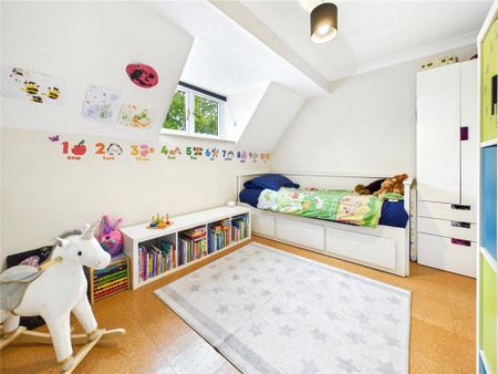 4 bedroom detached house to rent - Photo 3
