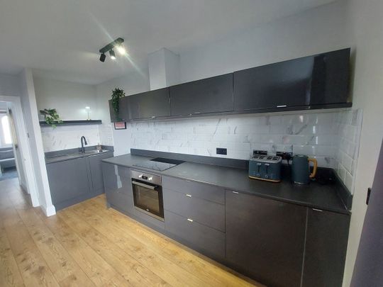 2 Bed Flat, Dover Place, BS8 - Photo 1
