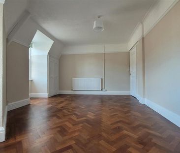 3 bedroom flat to rent - Photo 3