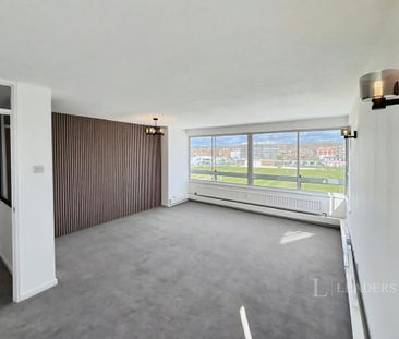 3 bedroom flat to rent - Photo 2