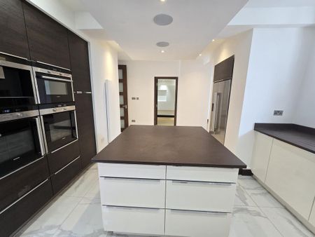 4 bedroom semi-detached house to rent - Photo 4