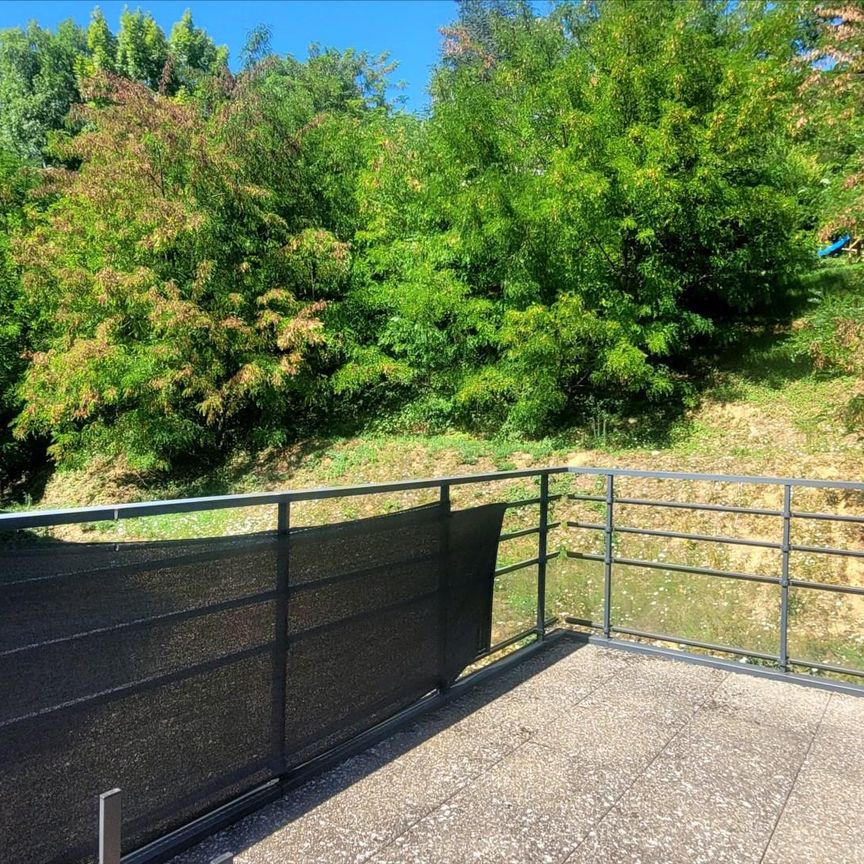 Description - Photo 1