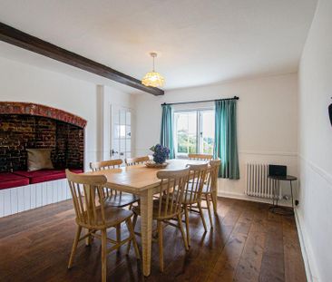 4 bedroom end of terrace house to rent - Photo 1