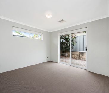 Spacious 4x2 Family Home in a Prime Baldivis Location - Photo 6