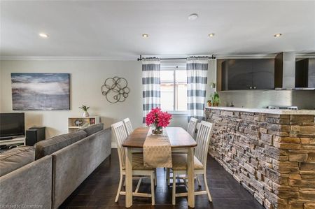 For Lease - 376 Talbot Street Unit# Upper, Hamilton, Ontario - Photo 3