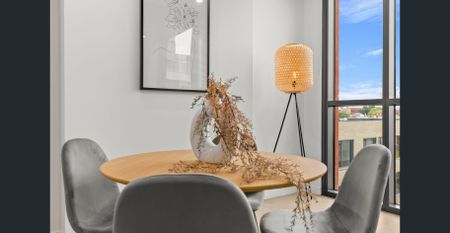 AUSTRALIAN LUXURY THAT FEELS LIKE HOME – IN THE HEART OF RICHMOND! - Photo 2