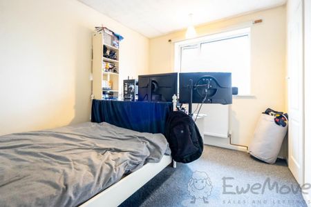 4 bedroom end of terrace house to rent - Photo 4