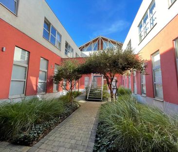 Appartement te huur in Sint-Lambrechts-Woluwe voor € 2.300 met 3 slaapkamers - Photo 3