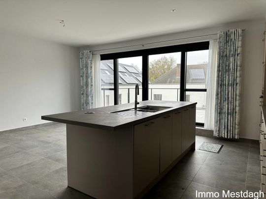 Nieuwbouw appartement op de 2de verdieping, instapklaar, met ruim zuid gericht zonnig terras. - Foto 1