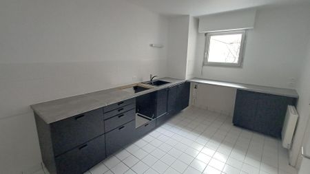 location Appartement T3 DE 70m² À PARIS 12 - Photo 2
