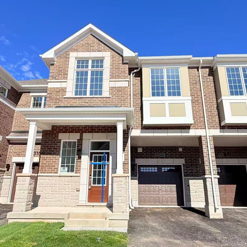 For Lease - 3185 Meadowridge Drive, Oakville, Ontario - Photo 2