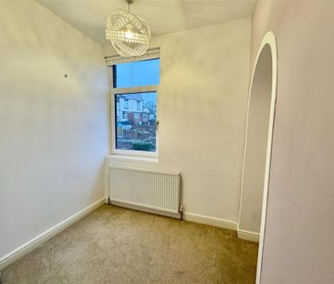 4 bedroom terraced house to rent - Photo 5