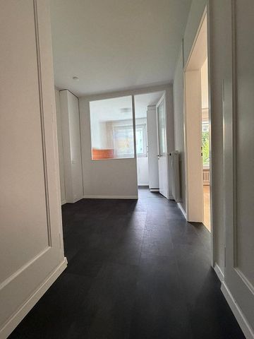 Helle 2.5-Zimmerwohnung mit Gartensitzplatz und Einstellplatz - Foto 4