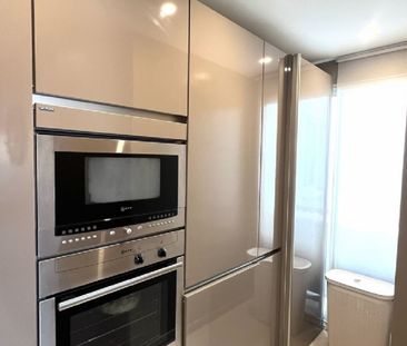 2 Bedroom Apartment For Rent in Puerto Banús, Málaga - Photo 2