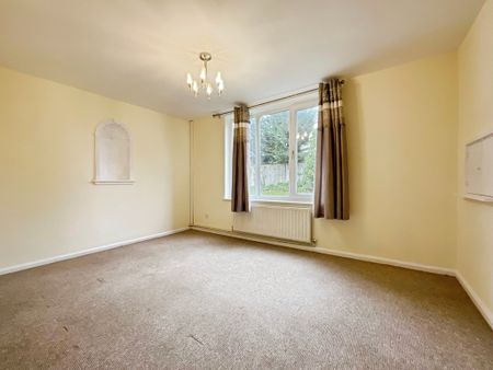 5 bedroom Detached House to let - Photo 3