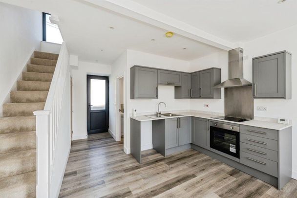 Heol Twrch, Lower Cwmtwrch, SWANSEA - Photo 1