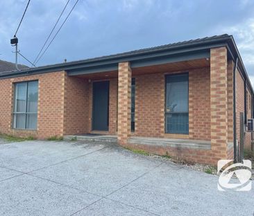 STUDIO ROOMS FOR LEASE – 'FURNISHED & UTILITIES/WIFI INCLUDED' - Photo 4