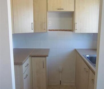 1 bedroom retirement property to rent - Photo 4