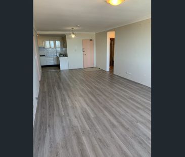 Quality Two Bedroom Two Bathroom Apartment in Ultra Convenient Loca... - Photo 4