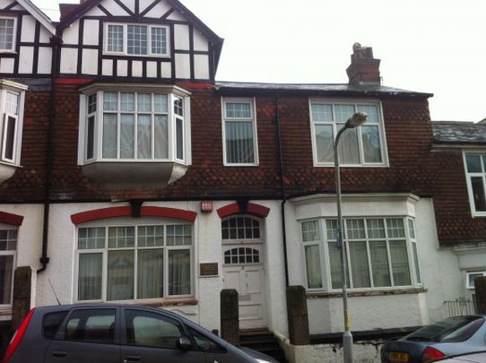 *** 4 rooms left in a house! *** - Photo 1