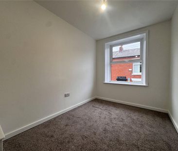 4 bedroom terraced house to rent - Photo 3