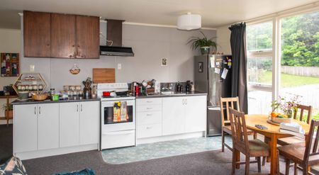 Tidy One bedroom flat - Available in November - Photo 5