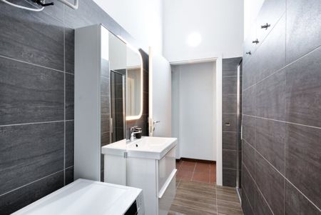 Via Podgora, Milan, Lombardy 20122 - Photo 4