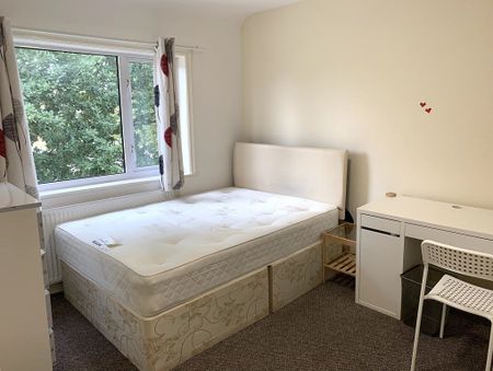 Room in a Shared House, Charter Avenue, CV4 - Photo 3