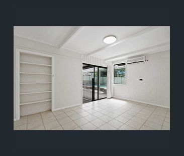 Great family home in a prime location - Photo 6