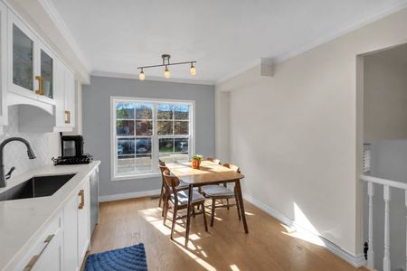 For Lease - 565 Bondi Avenue, Newmarket, Ontario - Photo 4