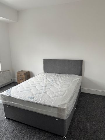 4 Bed Terraced House, New Barton St, M6 - Photo 4