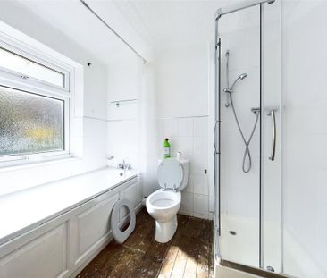 4 bedroom semi-detached house to rent - Photo 5