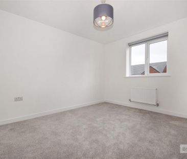 4 bed House - Semi-Detached To Let - Photo 3