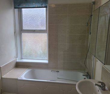 Soothill Lane, Soothill, Batley, West Yorkshire, WF17 - Photo 6
