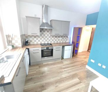 1 bedroom flat to rent - Photo 2