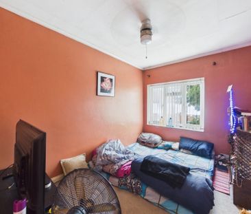 Viola Avenue, Staines-upon-Thames, Surrey,TW19 - Photo 5