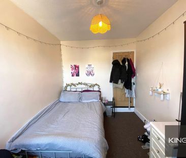 4 bedroom terraced house to rent - Photo 3