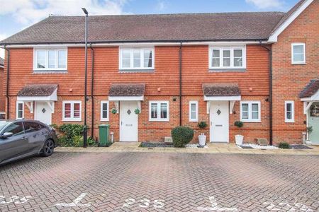 Beale Close,wickhurst Green, RH12 - Photo 5