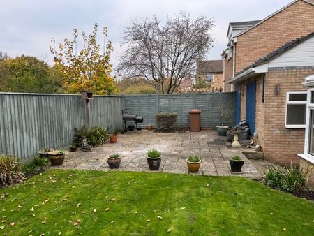 CastorOld Pond Lane, PE5, Cambridgeshire - Photo 2