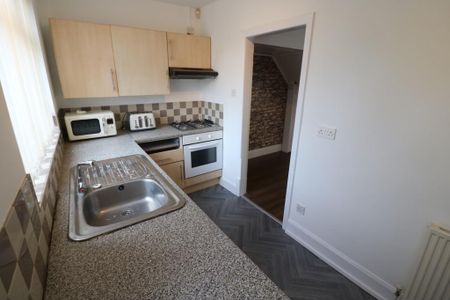 2 bedroom terraced house to rent - Photo 2