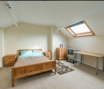 Room in a Shared House, Victor Street, S6 - Photo 6