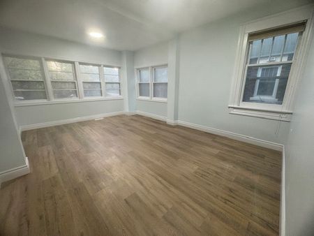 For Lease - 194 Samuels Street Unit# Main Floor, Kitchener, Ontario - Photo 3