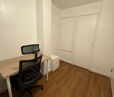 Room in a Shared House, London, SE8 - Photo 2