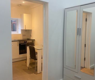 1 Bed Flat, Church Road, NW4 - Photo 1
