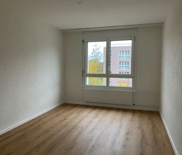 A louer, AVS/AI, 2.5 pièces rénové, Albert-Monard 4, La Chaux-de-Fond - Foto 2