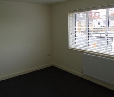 3 bedroom detached house to rent - Photo 2