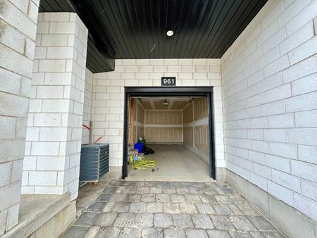 For Lease - 961 Manhattan Way Unit# 961, London North, Ontario - Photo 3