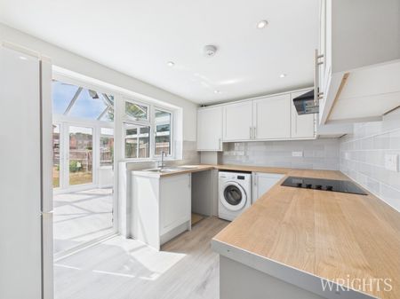 2 bedroom House - BROOM GROVE, KNEBWORTH - Photo 3