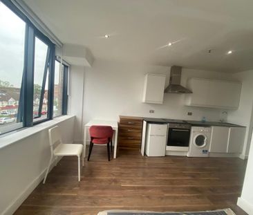 Studio to rent - Photo 3